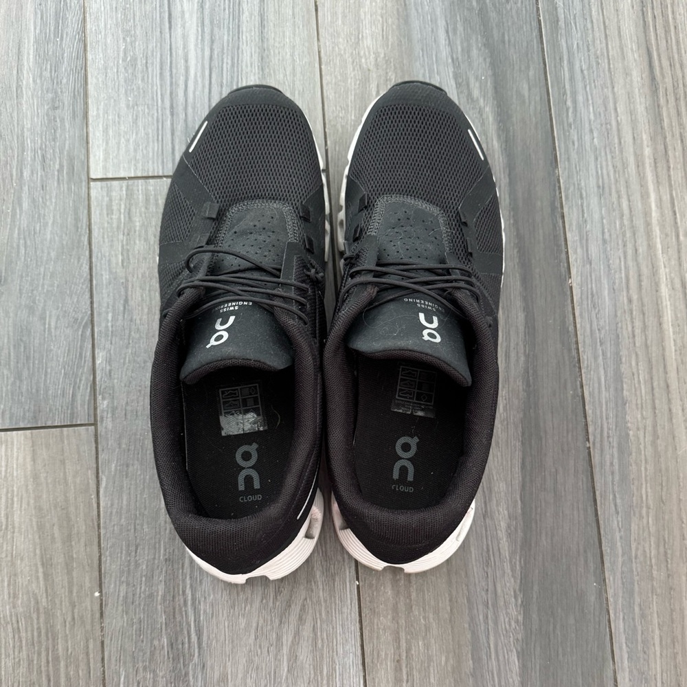 On Cloud 5 Women’s Sneakers - Black and White - Picture 3 of 5